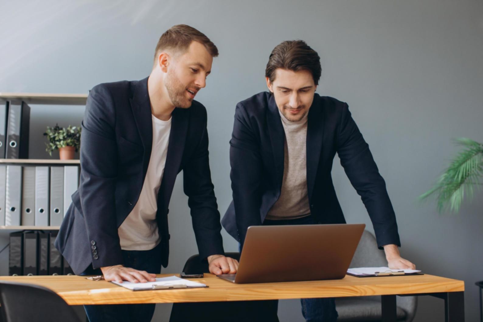 Detaillierte Betrachtung von Finanzberichten